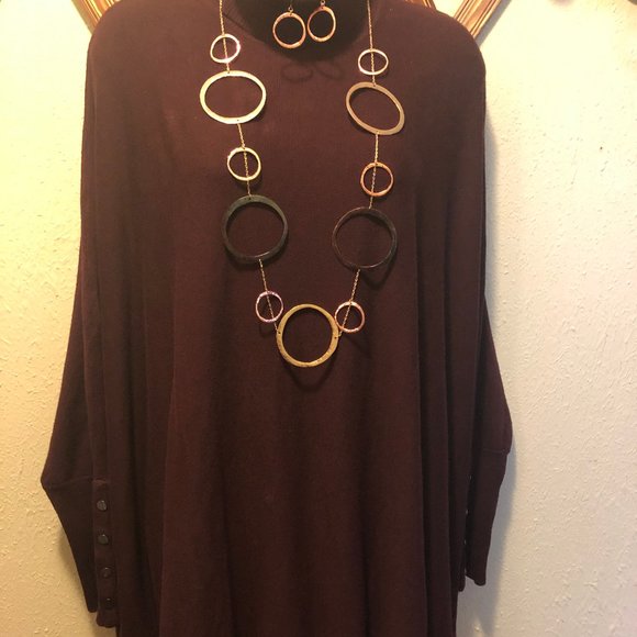 ALFANI - BURGUNDY TURTLE NECK SWEATER/PONCHO - Picture 9 of 10